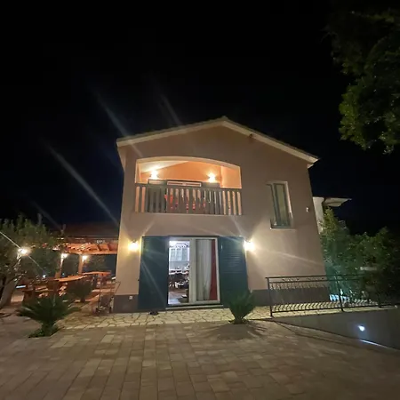 Marina Apartment *
