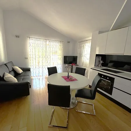 Apartment Marina *